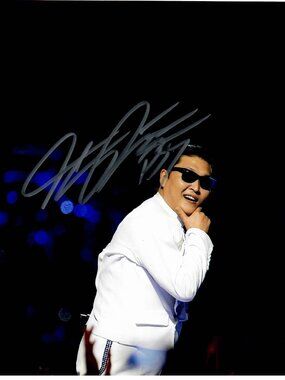 PSY Rapper Singer Songwriter Gangnam Style Signed 8X10 Photo